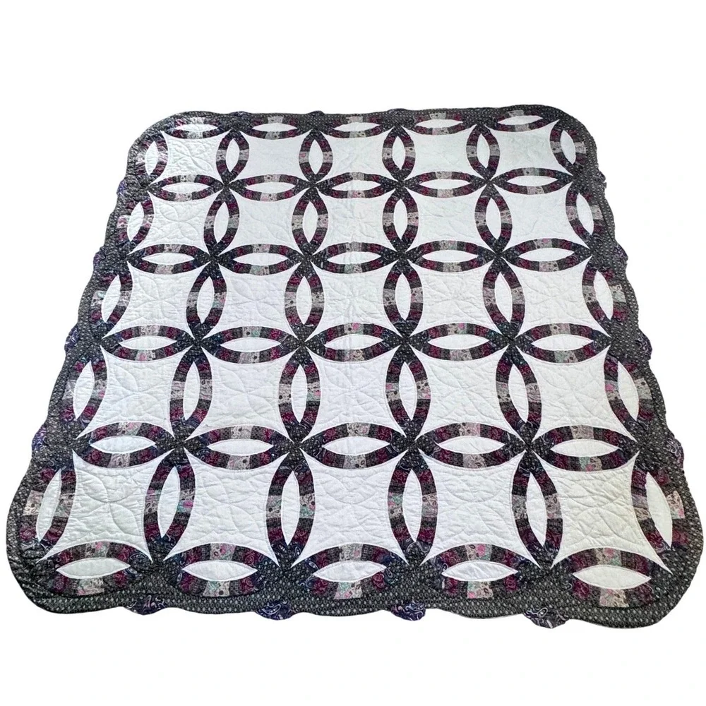 Double Wedding‎ Ring Quilt Vintage Hand Quilted Scalloped Edge Cottagecore